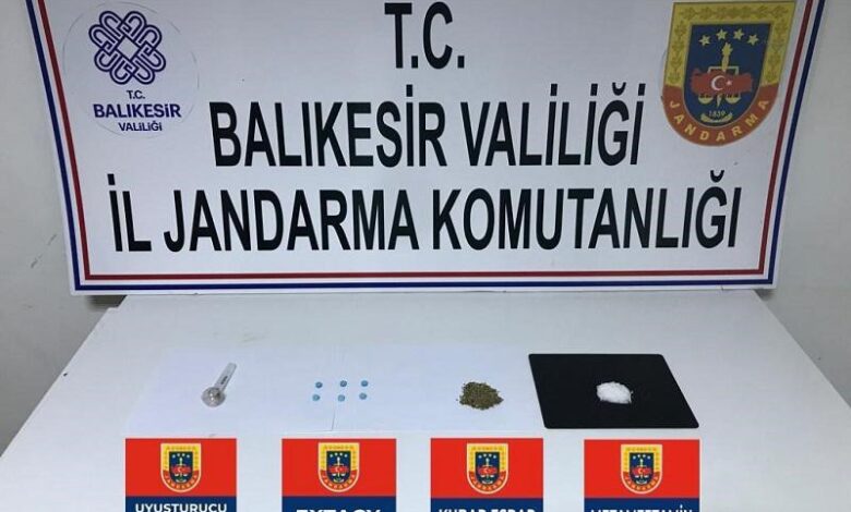 Balıkesir'de 29 şüpheliye operasyon 1 AW855793 04 |