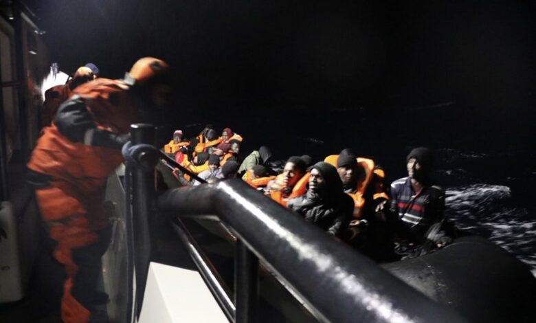 Ayvacık açıklarında Yunan unsurlarınca ölüme terk edilen 40 kaçak göçmen kurtarıldı 1 AW859691 01 |