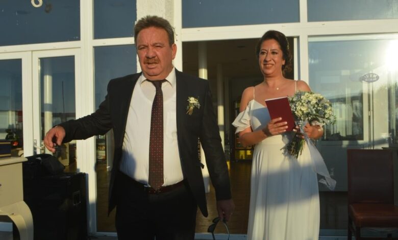 Ünlü oyuncu Serhat Özcan siyasete soyundu 1 AW864239 01 |