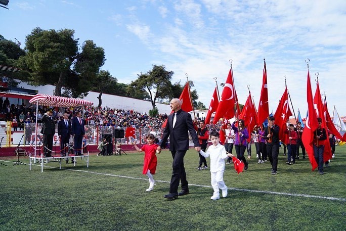 Ayvalık'ta 23 Nisan Ulusal Egemenlik ve Çocuk Bayramı coşkusu 1 AW876196 01 |