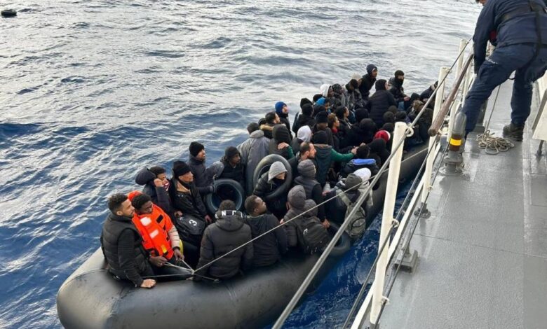 Ayvalık açıklarında Yunan unsurlarınca geri itilen 55 düzensiz göçmen kurtarıldı 1 AW879474 01 |