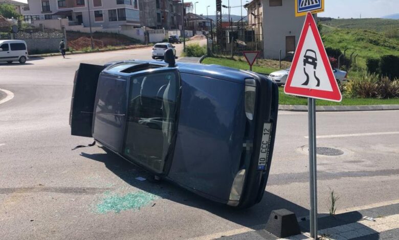 Bandırma'da trafik kazası: 1 yaralı 1 AW880685 01 |