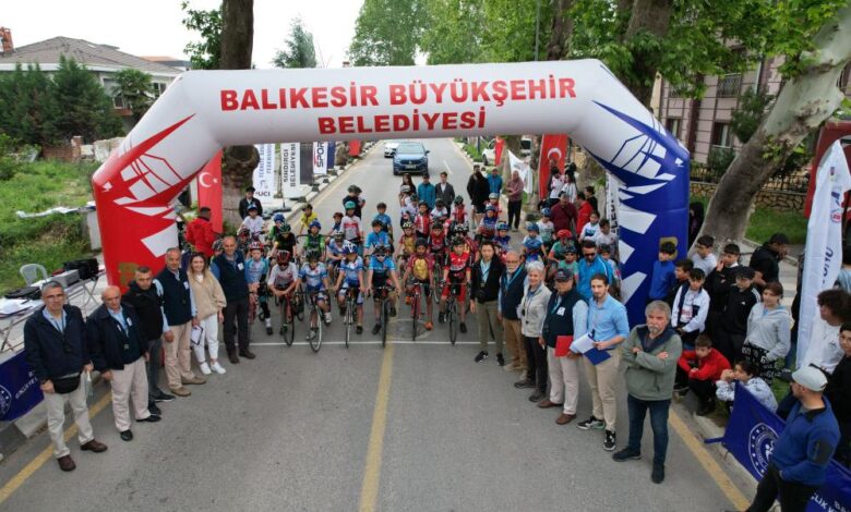 Yol Bisiklet Yarışları dolu dolu geçti 1 AW896601 01 |