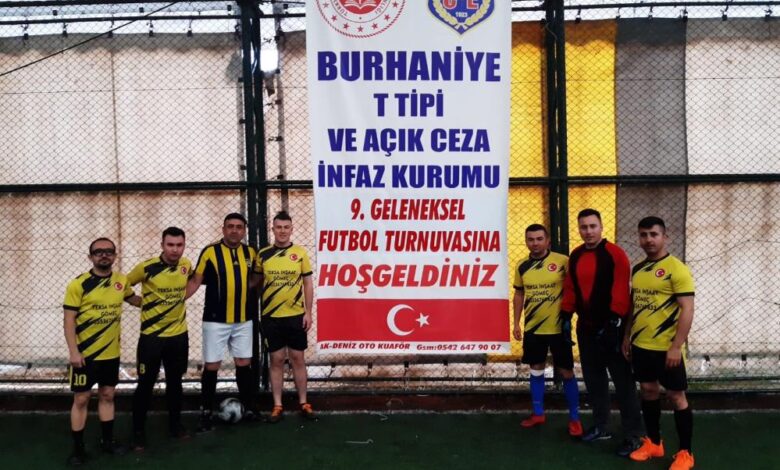 Burhaniye’de Geleneksel Futbol Turnuvası ilgi gördü 1 AW898592 01 |