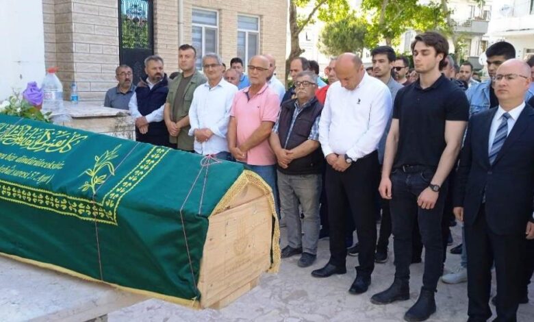 Ayvalık’ta milli eğitim camiasının acı günü 1 AW902079 01 |