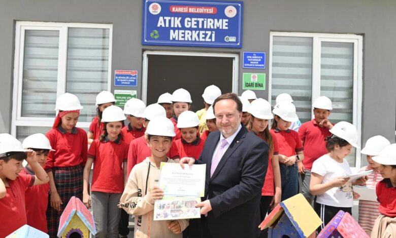 Karesi Atık Getirme Merkezi öğrencileri ağırladı 1 AW904604 01 |