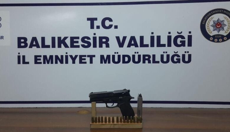 Balıkesir'de polis 26 aranan şahsı yakalandı 1 AW910872 02 |