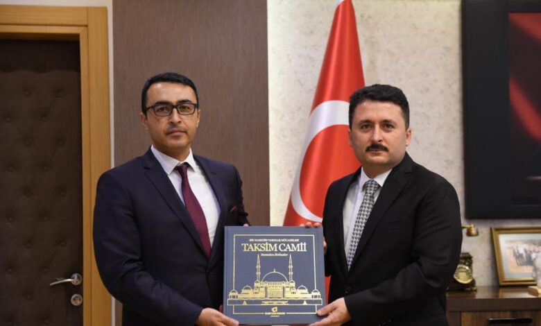 BİK Şube Müdürü Parlak’tan anlamlı hediye 1 AW914129 01 |
