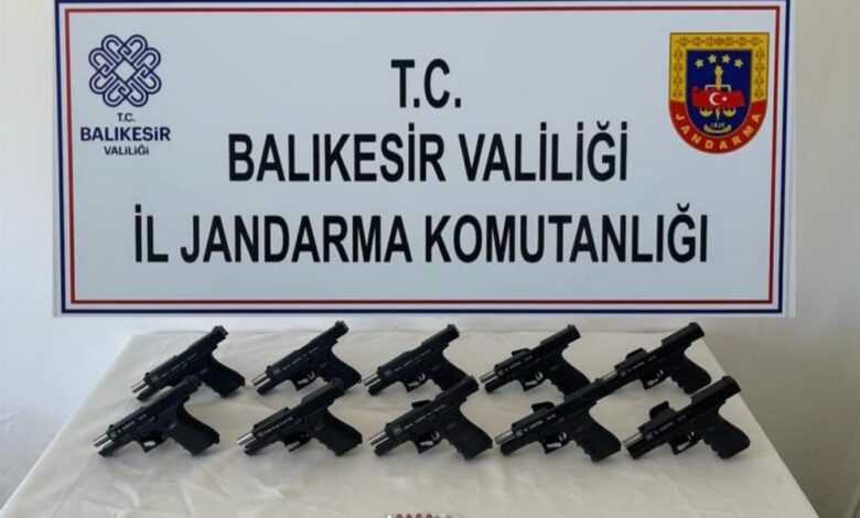 Ayvalık'ta kaçak silah ve uyuşturucuya geçit yok 1 AW915076 01 |