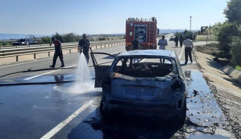 Gelibolu’da seyir halindeyken yanan araç kullanılamaz hale geldi 1 AW924430 01 |