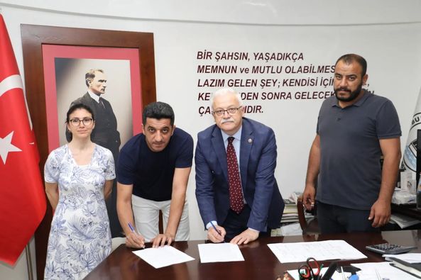 Burhaniye Belediyesi 3. kreş için çalışmalara başladı 1 BURHANIYE BELEDIYESI 3. KRES ICIN CALISMALARA BASLADI 4 |