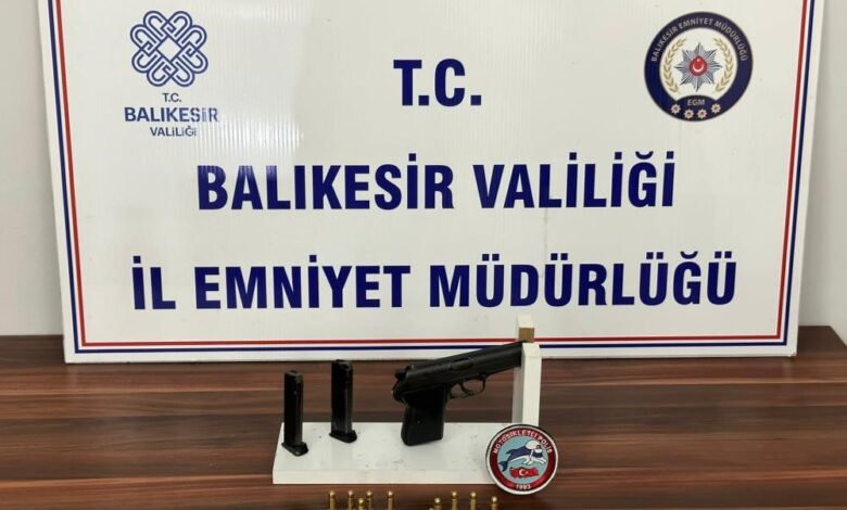 Balıkesir'de asayiş uygulanmasında 10 kişi tutuklandı 1 AW929986 01 |