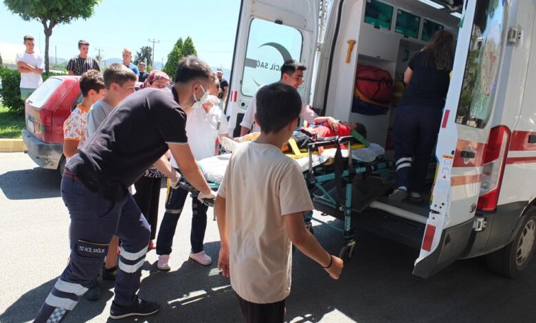 Burhaniye’de motorlu kuryenin çarptığı çocuk yaralandı 1 AW932397 01 |