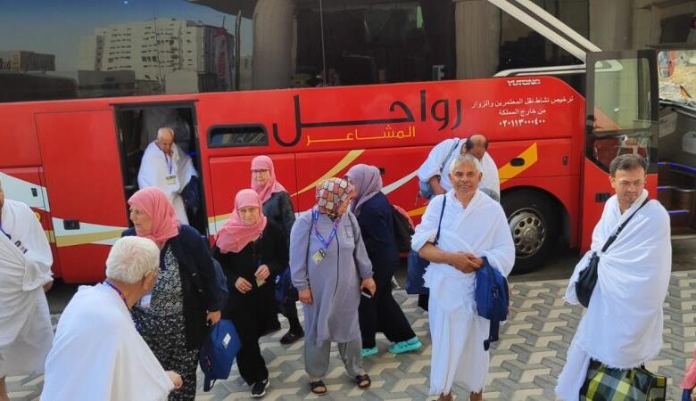 Burhaniye’de ilk hac kafilesi döndü 1 AW933302 01 |