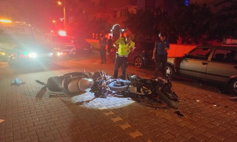 Motosikletler çarpıştı: 4 yaralı 1 AW933352 01 |