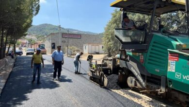 Havran’da sıcak asfalt çalışmaları devam ediyor 5 AW000855 03 |