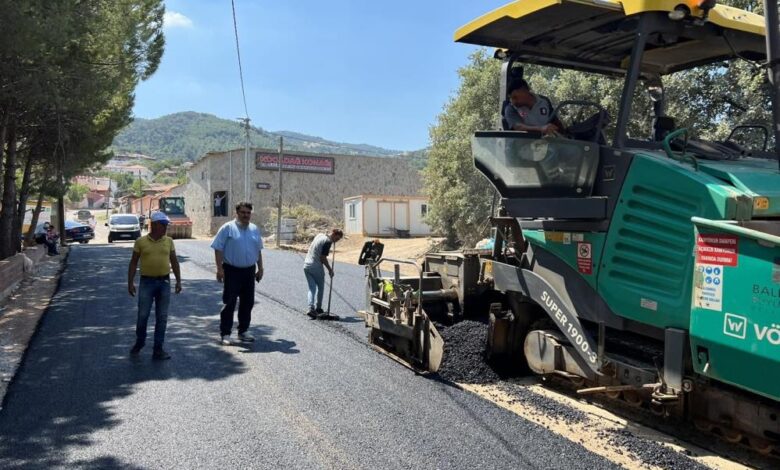 Havran’da sıcak asfalt çalışmaları devam ediyor 1 AW000855 03 |