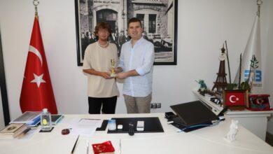 Genc Tenisci |