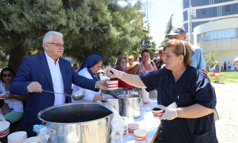 Burhaniye Belediyesi'nden geleneksel aşure hayrı 1 asure hayri 3 |
