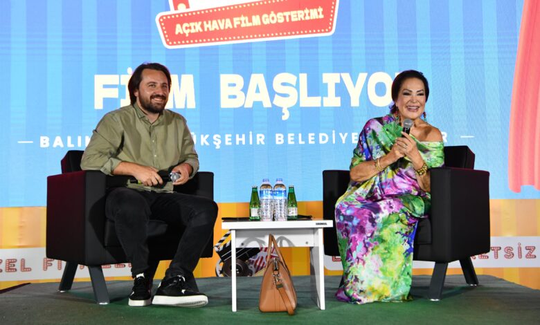 Türkan Şoray Balıkesirlilerle buluştu 1 bbb 5615 |