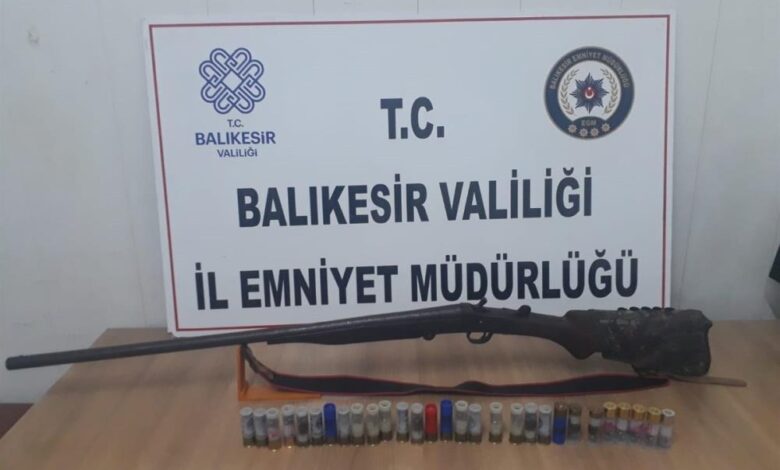 Balıkesir'de polis aranan 25 şahsı yakaladı 1 AW036937 01 |