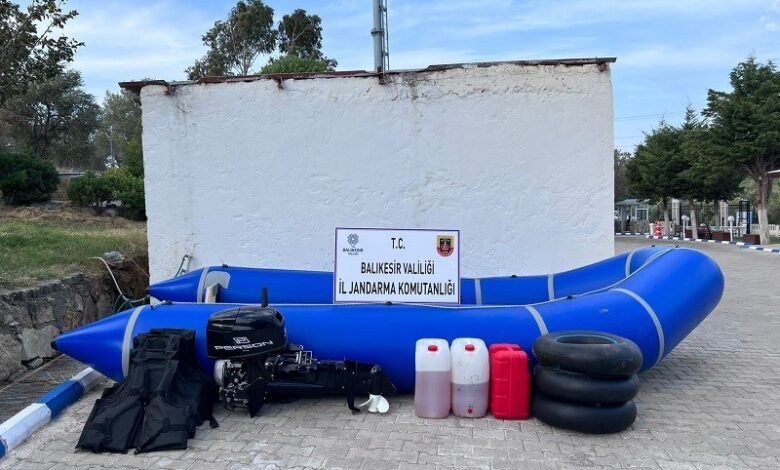 Balıkesir’de 22 düzensiz göçmen ve bir organizatör yakalandı 1 AW041011 01 |