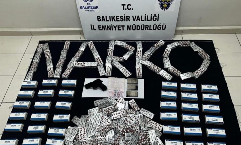 Balıkesir'de uyuşturucu operasyonu 1 AW041399 01 |