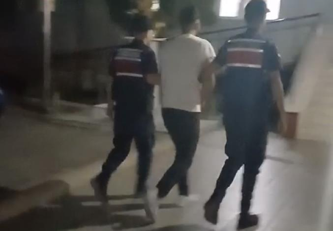 Ayvacık’ta otelden 55 bin TL'lik alkollü içecek çalan hırsızlık şüphelisi Balıkesir’de yakalandı 1 jwbj0xe8 |