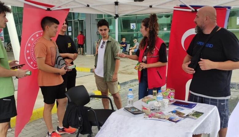 Balıkesir'de üniversite öğrencilerine sıcak karşılama 1 AW042529 01 |