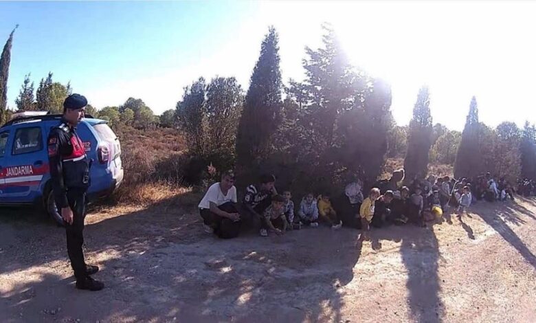 Jandarmadan düzensiz göçle mücadele huzur uygulaması 1 AW052056 01 |