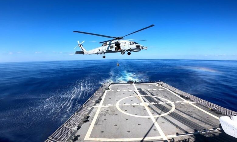 Libya açıklarında helikopter ile iniş kalkış eğitimi 1 AW054250 02 |