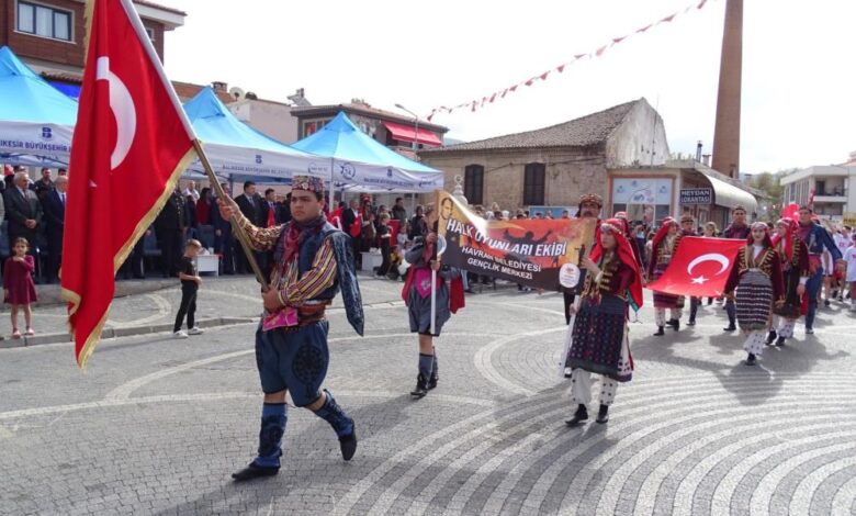 Havran’da Cumhuriyet’in 100. Yılı coşkuyla kutlandı 1 AW064592 01 |