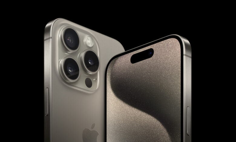 Apple iPhone 15 Pro lineup hero 230912 Full Bleed Image.jpg.large |