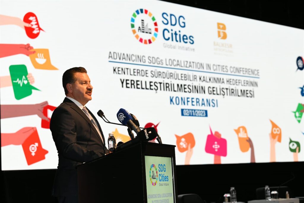 372416333Yucel Yilmaza BM Habitat temsilcilerinden ovgu dolu sozler |