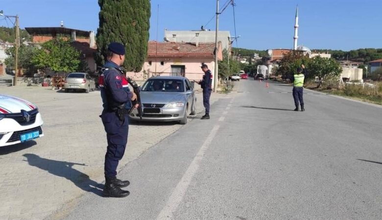 Jandarmadan 'Huzur' operasyonu; 18 aranan şahsı yakaladı 1 AW069028 01 |