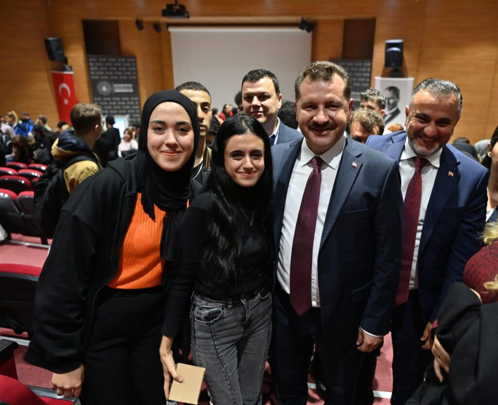 Cocuklarin spor malzemeleri Baskan Yilmazdan 2 |