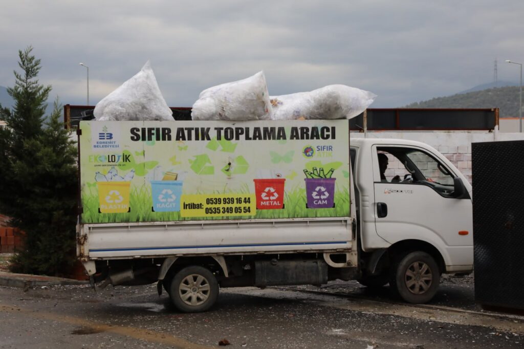 Edremit Bld. Atik Getirme Merkezi 1 |