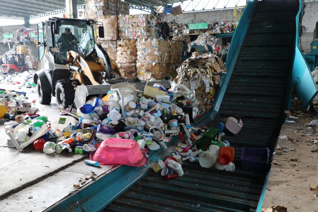 Edremit Bld. Atik Getirme Merkezi 7 |