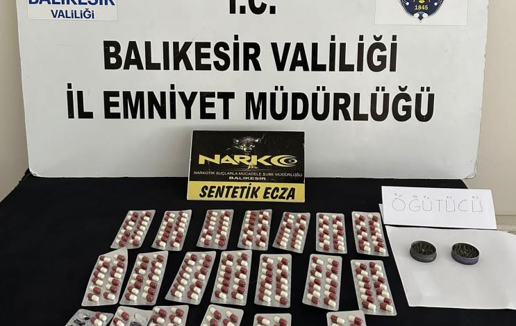 Çantasından 250'den fazla hap çıktı 1 07zmc7iq |