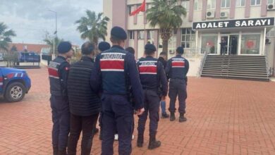 Ayvalık’ta jandarma 6 organizatör 21 düzensiz göçmen ele geçirdi 2 AW091316 01 |