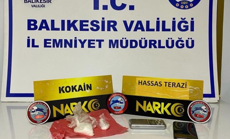 'Dur' ihtarına uymayıp kaçan araçtan cinayet zanlısı çıktı 1 AW093719 01 |