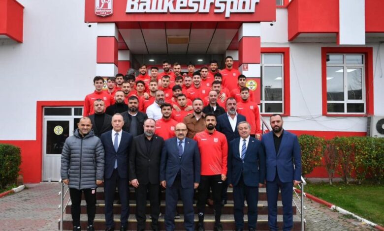 Vali İsmail Ustaoğlu’ndan Balıkesirspor’a destek ziyareti 1 AW094513 01 |