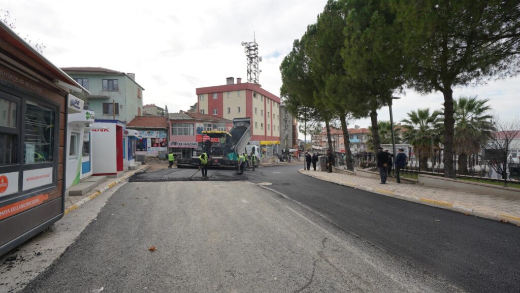 Savaştepe’nin çehresini değiştiren yatırımlar devam ediyor 3 c18f5910 1bc2 45d7 a4e3 0208d71333e0 |