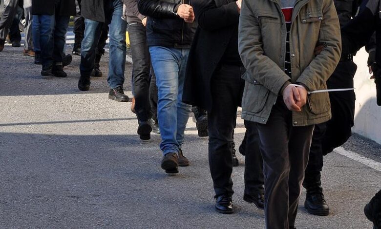 Burhaniye'de firari PKK/KCK'lı yakalandı 1 thumbs b c 369cf65b16dd6d43bebb3212a6a9f046 |