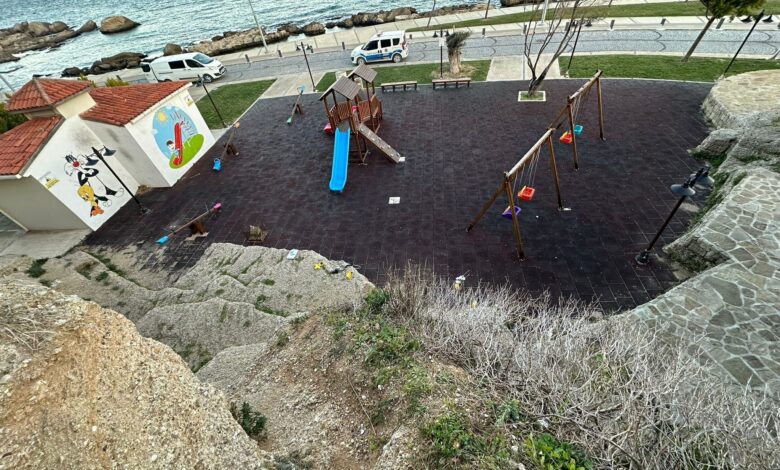 Gelibolu’da kayalıklardan düşen çocuk ağır yaralandı 1 AW127222 01 |