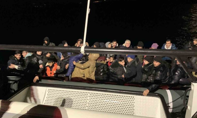 ayvacik aciklarinda 46 kacak gocmen yakalandi 002963a |