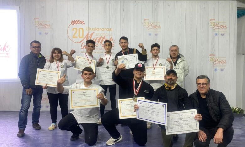 ayvalik mutfagina 8i altin 14 madalya e040464 |