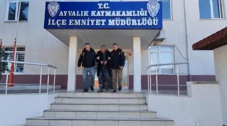 ayvalikta kesinlesmis 21 yil 6 ay cezasi bulunan firari polisten kacamadi e83da57 |