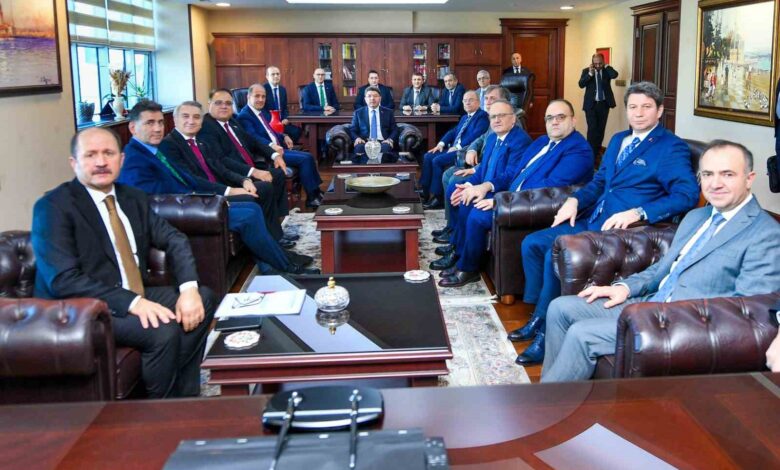 Bakan Tunç, İstanbul Anadolu Adalet Sarayı’nı ziyaret etti 1 bakan tunc istanbul anadolu adalet sarayini ziyaret etti e03ca11 |