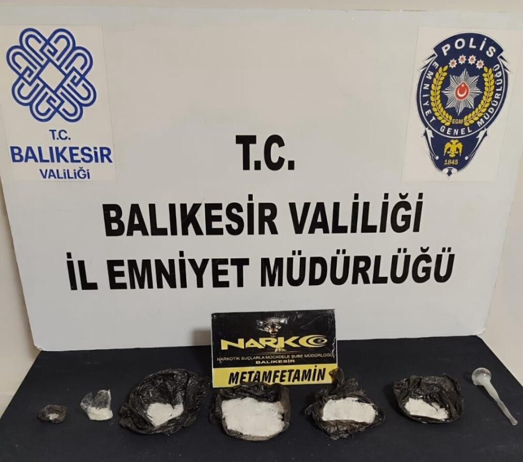 balikesirde polis ekipleri bir aracta uyusturucu madde ele gecirdi 2ab2bfa |